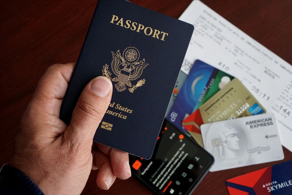 Documents carried by an American for a UK ETA border interview on arrival