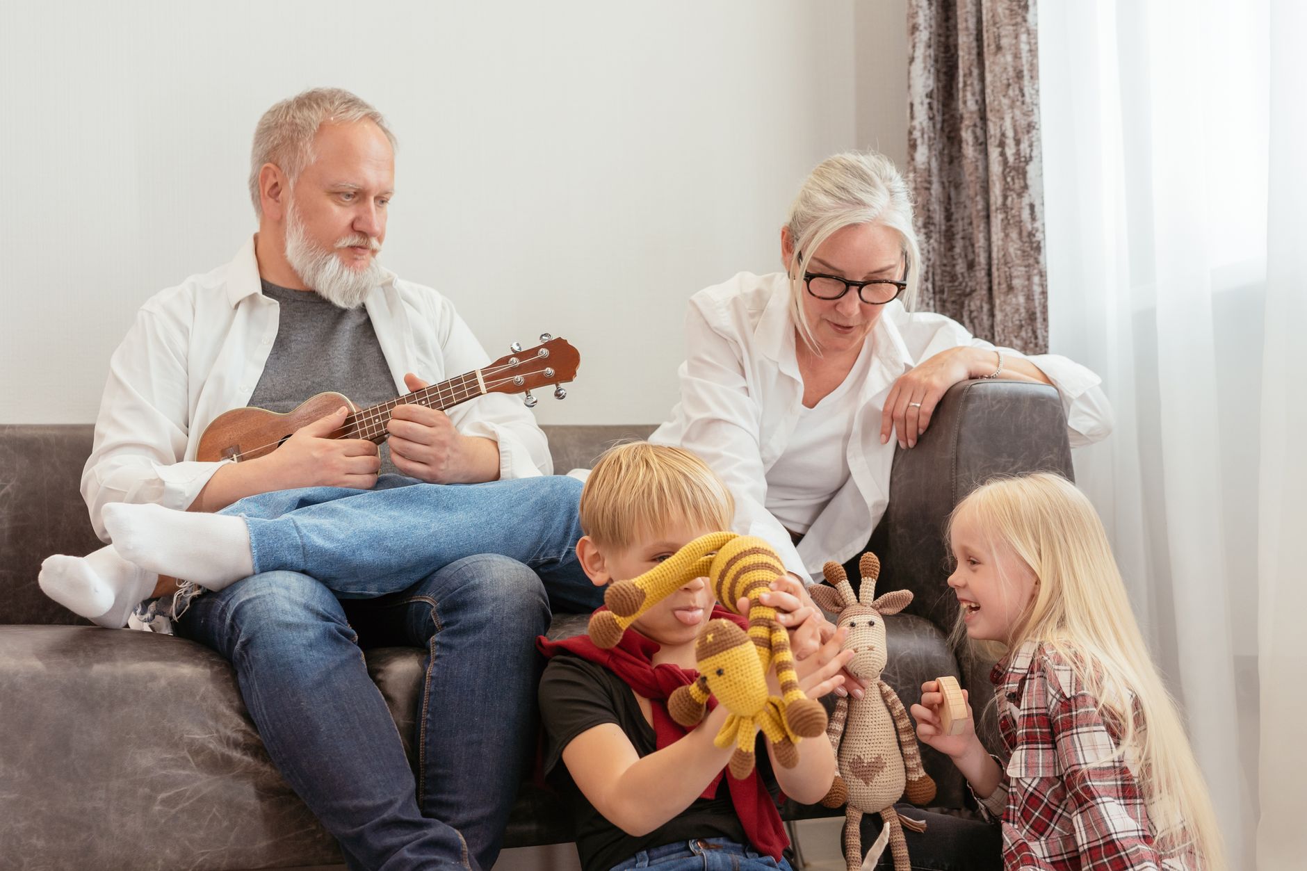Grandparents welcoming visiting grandchildren from the United States at home